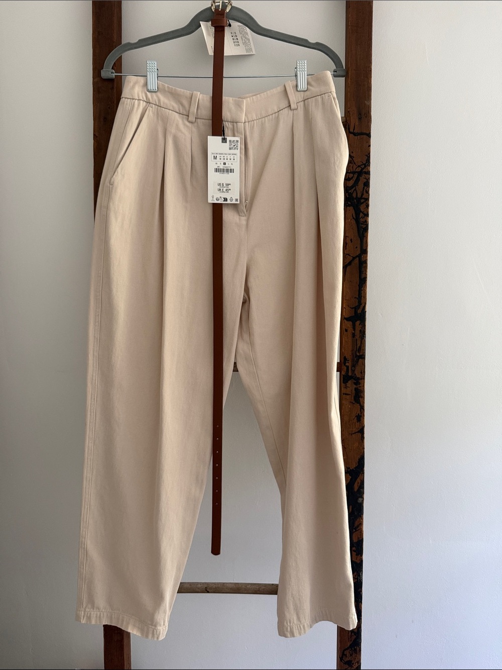 Womens Pleated Relaxed-Fit Pants in Beige